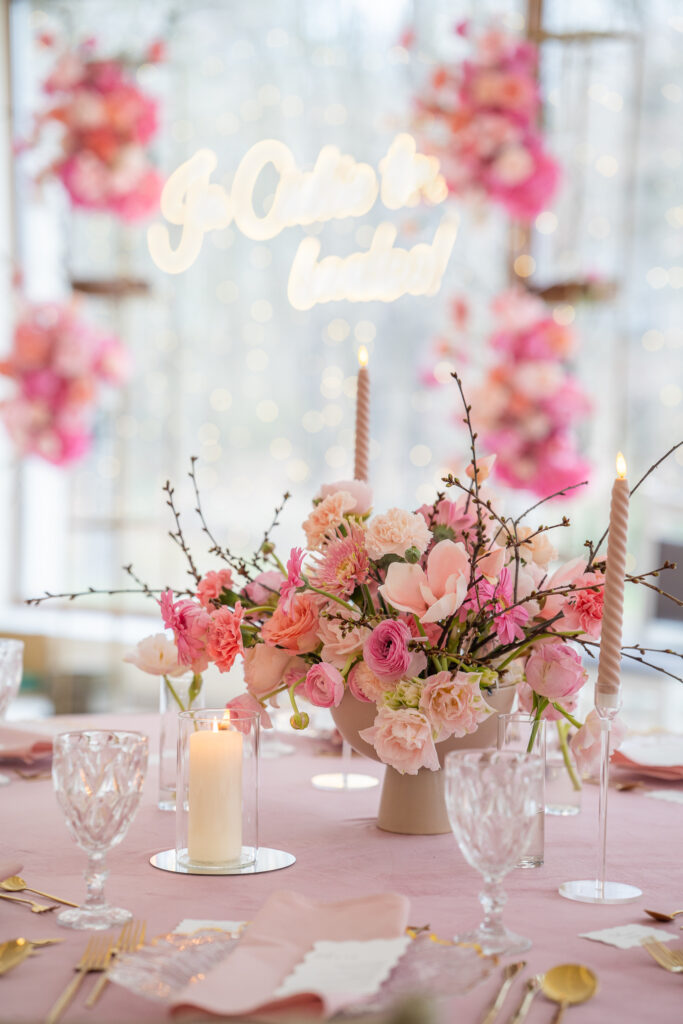 Pełna oprawa ślubu – florystyka i dekoracje Badylara