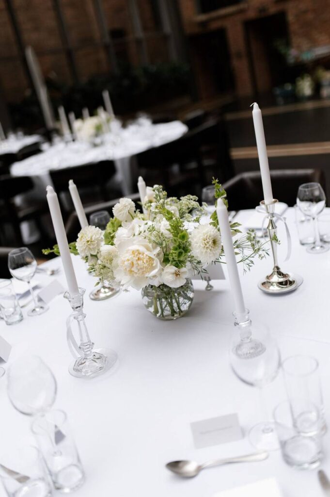 Pełna oprawa ślubu – florystyka i dekoracje Badylara